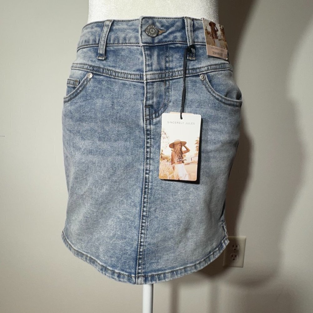 NWT - Sincerely Jules Women's Denim Mini Skirt - Size 3/26